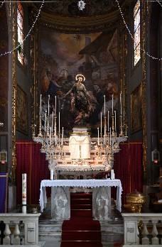 Altare della Chiesa di Santa Maria Assunta in Palmaro (Genova)