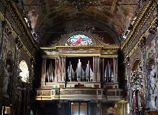 Organo e navata della Chiesa di Santa Maria Assunta in Palmaro (Genova)