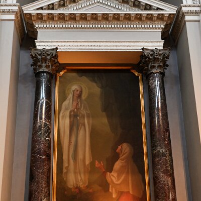 Altare della Madonna di Lourdes