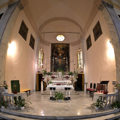 Lo stemma dei Doria sulla pavimentazione ai piedi del Presbiterio