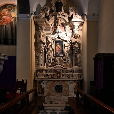Madonna del Soccorso in testata destra