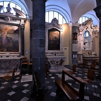 Altari sulla parete destra
