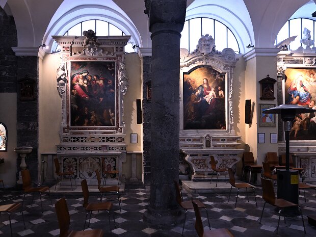 Altari sul lato sinistro