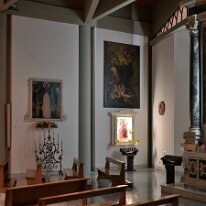 i dipinti del lato sinistro e l'Altare della Madonna Addolorata