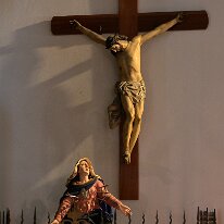 Madonna Addolorata ai piedi del Crocifisso