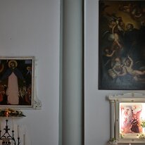 A sinistra la Madinna della Misericodia e a destra, sopra San Filippo Benizzi e sotto San Pellegrino in adorazione del Crocifisso