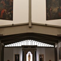 L'Altare del Sacro Cuore e in alto l'Assunzione della Vergine e la Vocazione di Sant'Andrea
