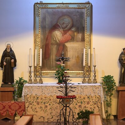 DSC_6998 Altare San Pio X con armadio dei Paramenti