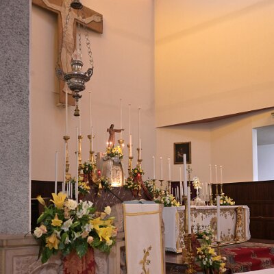 DSC_5973 Ambone, Altare e Crocifisso