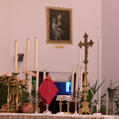 DSC_7005_01 Altare in Presiterio